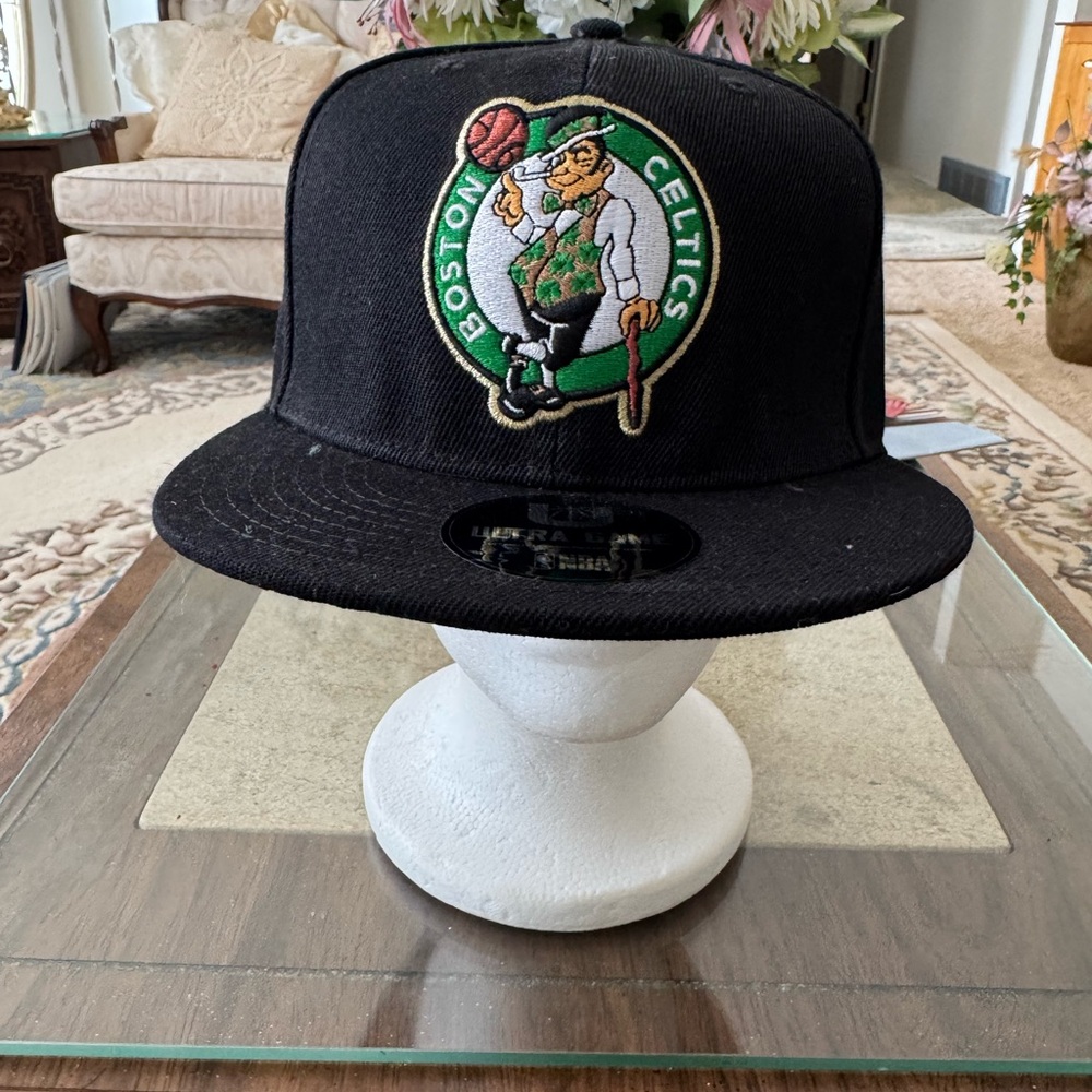 NWT Black Boston Celtics Baseball Hat One Size Fits All